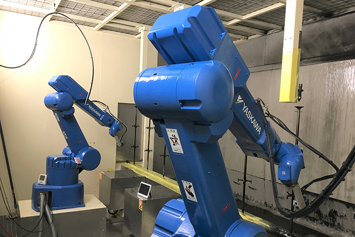 塗装ロボットの写真